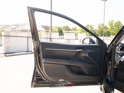 Used 2019 Toyota Camry SE w/ Convenience Package image 40