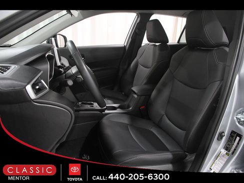 Certified 2026 Toyota Corolla Cross XLE AWD/4WD image 5