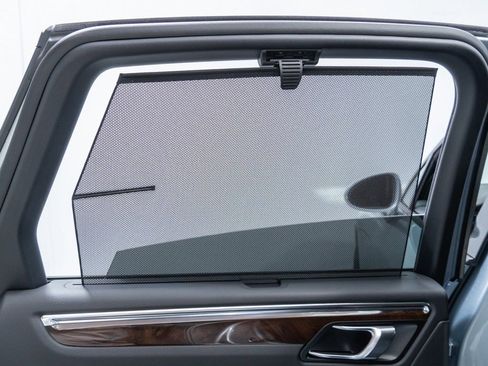 New 2026 Porsche Macan image 29