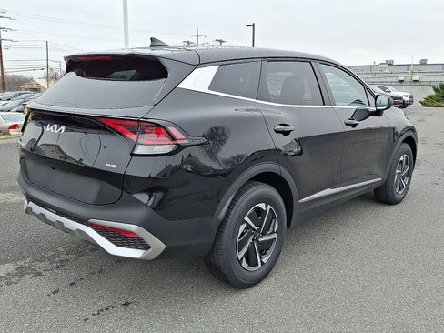 New 2025 Kia Sportage LX image 3