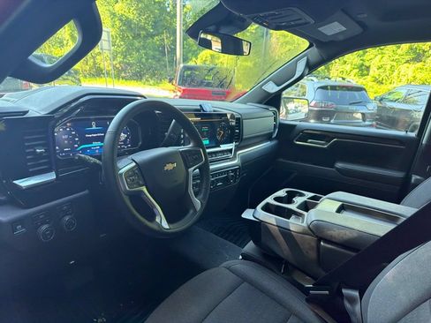 Used 2026 Chevrolet Silverado 1500 LT AWD/4WD image 8