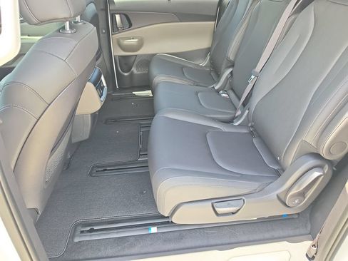 New 2026 Kia Carnival SX FWD image 17
