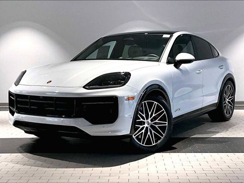 New 2026 Porsche Cayenne GTS image 1