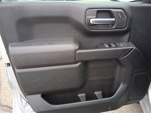 Used 2022 Chevrolet Silverado 1500 Custom image 9