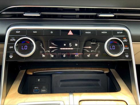 Used 2023 Genesis GV80 2.5T w/ Prestige Package image 33