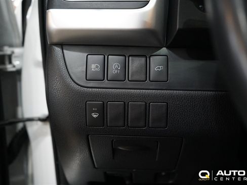 Used 2018 Toyota Highlander XLE image 26