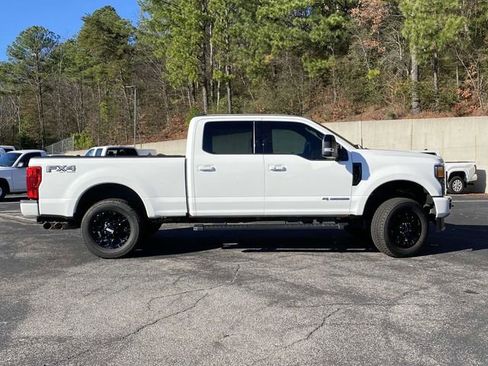Used 2022 Ford F250 Lariat w/ Black Appearance Package image 2
