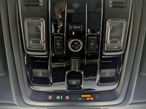 New 2026 Chevrolet Suburban Premier image 30