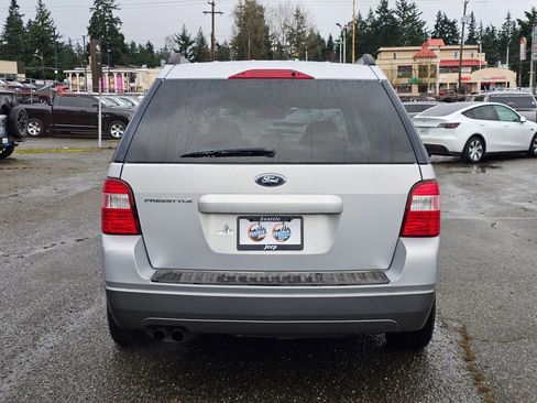 Used 2005 Ford Freestyle SE image 6