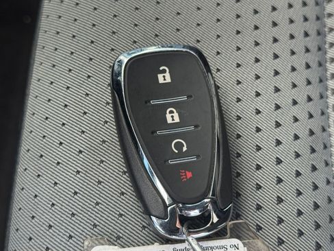 Used 2025 Chevrolet Trax LT image 18