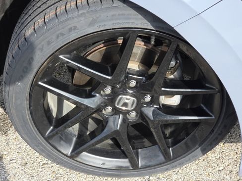 Used 2024 Honda Civic Sport image 9