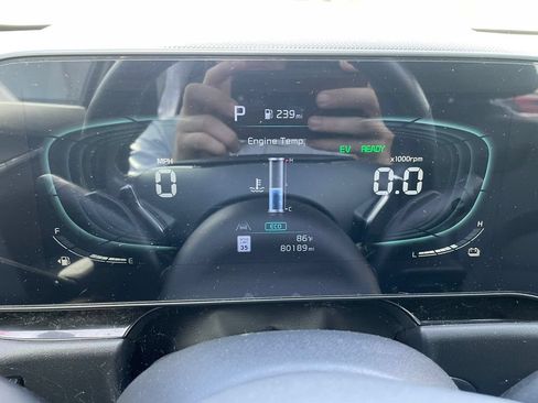 Used 2023 Kia Niro EX FWD image 14