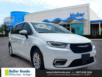 Used 2023 Chrysler Pacifica Touring-L