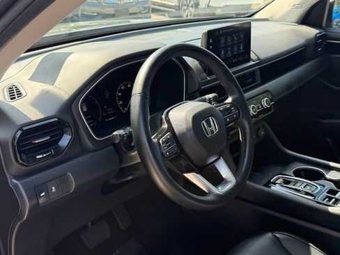 Used 2023 Honda Pilot Touring image 14