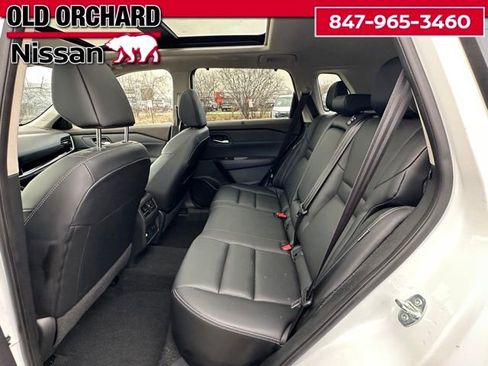 Used 2023 Nissan Rogue SL w/ SL Premium Package image 13