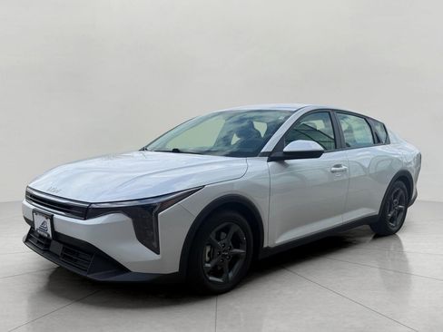 Certified 2025 Kia K4 FWD image 5