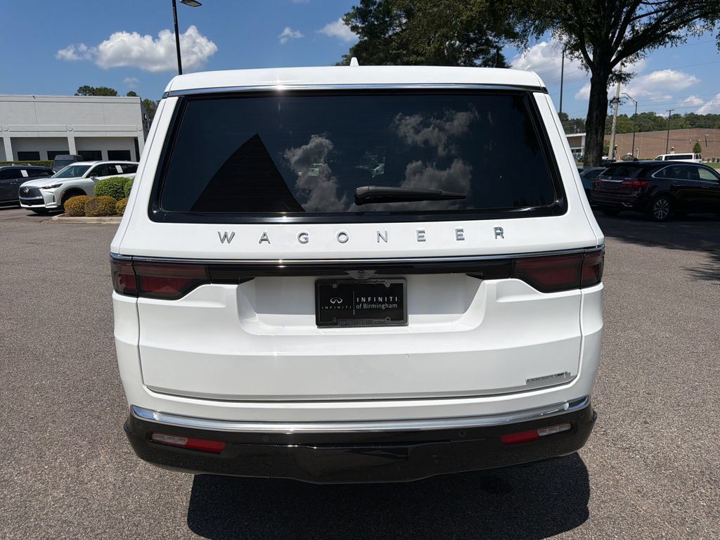 Used 2023 Jeep Wagoneer L Series III w/ Premium Group I RWD image 11