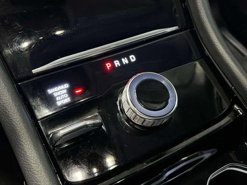Used 2023 Jeep Grand Cherokee Limited w/ Luxury Tech Group II AWD/4WD image 32