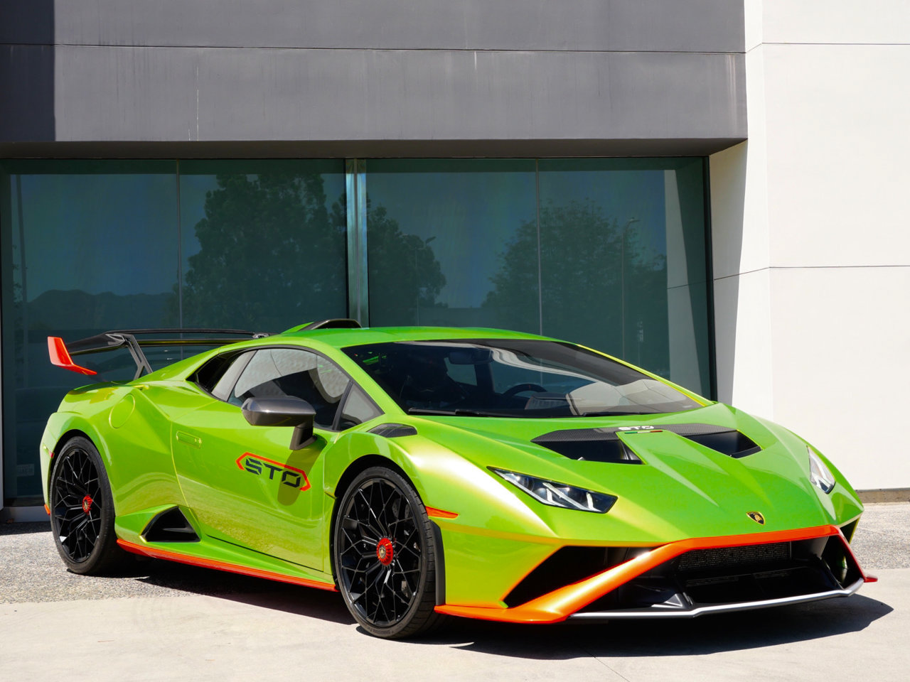 Used 2023 Lamborghini Huracan STO RWD image 1