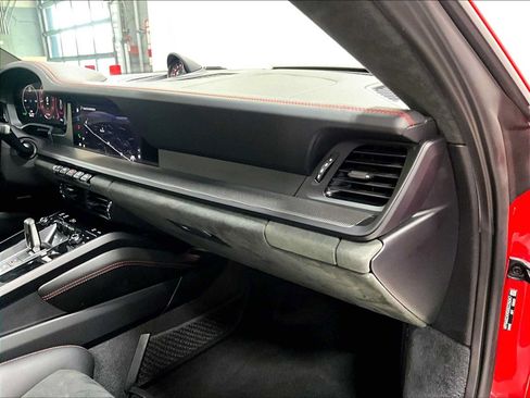 Used 2025 Porsche 911 Carrera GTS RWD image 25