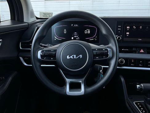 Used 2025 Kia Sportage LX image 30
