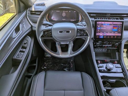 New 2025 Jeep Grand Cherokee L Overland w/ Luxury Tech Group IV image 14