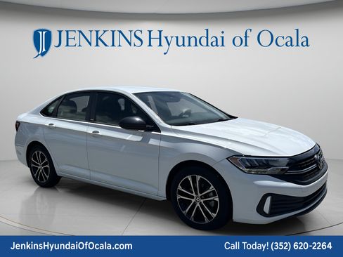 Used 2024 Volkswagen Jetta Sport FWD image 1