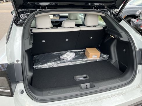 New 2026 Nissan Leaf Platinum+ w/ Cargo Package (Platinum+) image 28