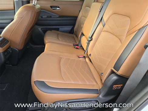 Used 2023 Nissan Pathfinder Platinum w/ Cargo Package image 13