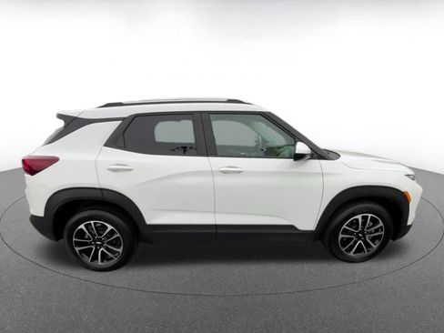 Used 2025 Chevrolet TrailBlazer LT image 16