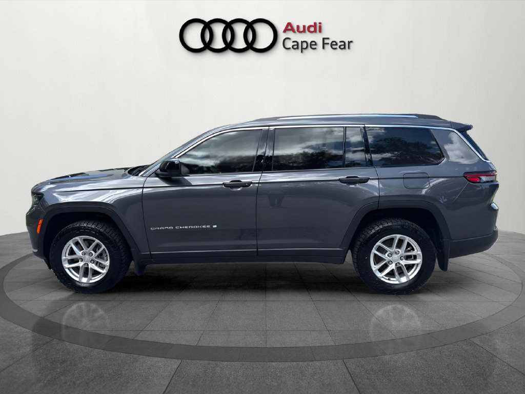 Used 2022 Jeep Grand Cherokee L Laredo w/ Luxury Tech Group I AWD/4WD image 2