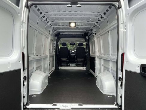 New 2026 RAM ProMaster 2500 w/ Convenience Group image 20