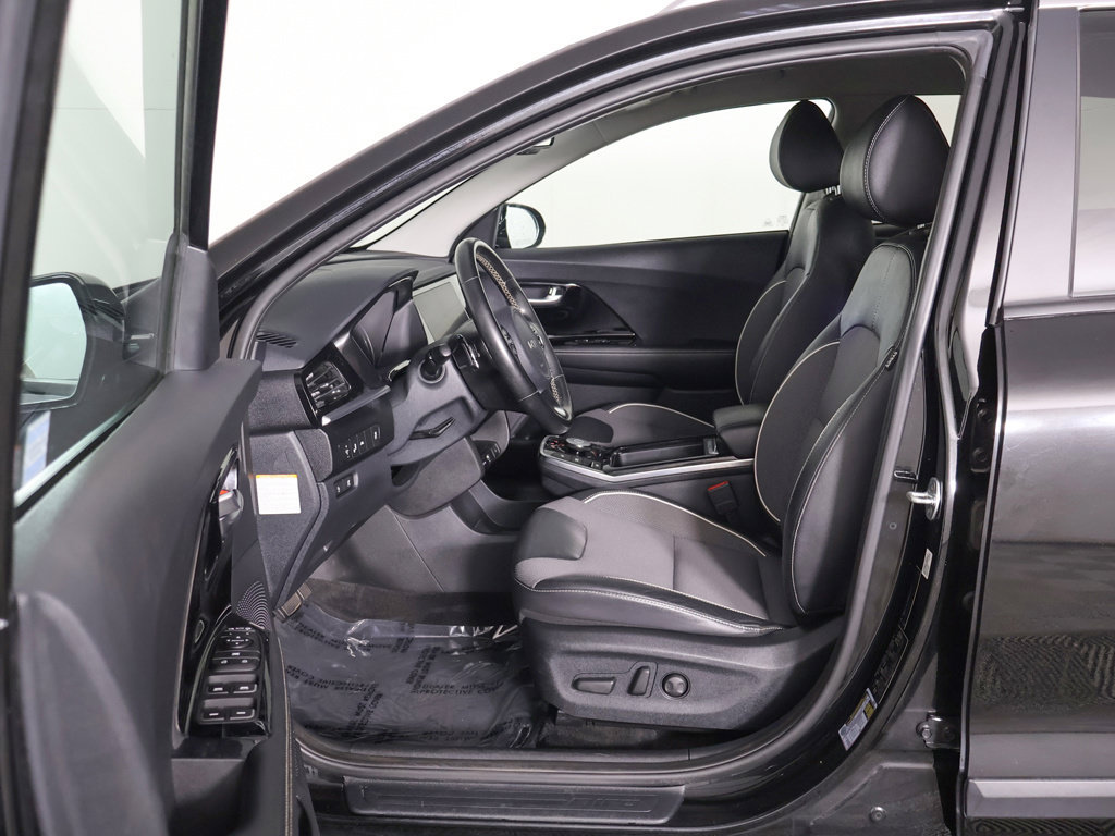 Used 2022 Kia Niro EX w/ Cold Weather Package FWD image 30