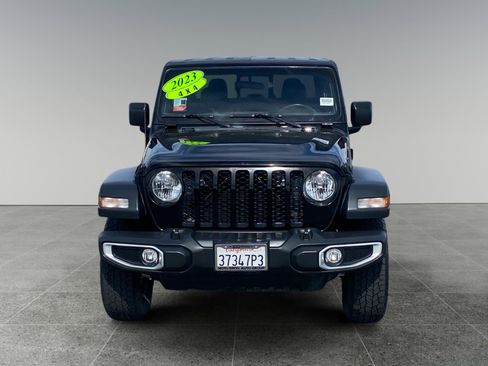 Used 2023 Jeep Gladiator Sport image 8