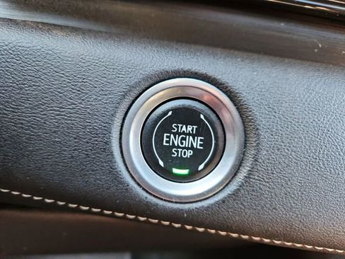 Certified 2023 Cadillac Escalade ESV Premium Luxury image 17