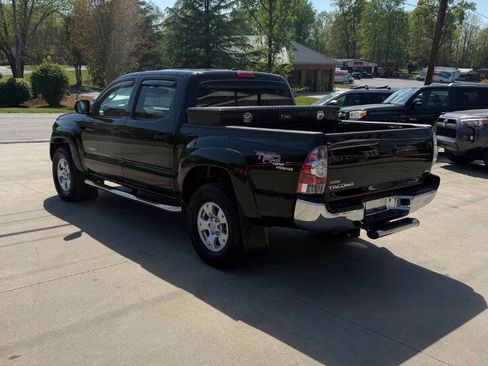 Used 2011 Toyota Tacoma 4x4 Double Cab w/ TRD Off-Road Pkg image 3