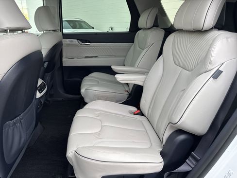 Used 2025 Hyundai Palisade Calligraphy image 17