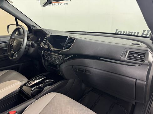 Used 2019 Honda Passport Touring image 39
