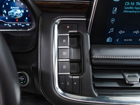 Used 2022 Chevrolet Tahoe Premier AWD/4WD image 18