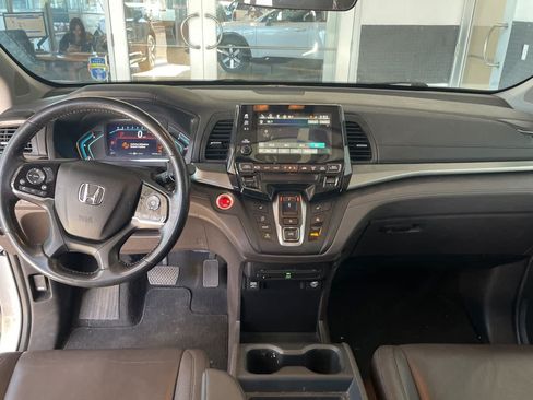 Used 2018 Honda Odyssey Touring image 11