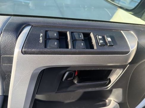 Used 2012 Toyota 4Runner SR5 w/ Convenience Pkg AWD/4WD image 10