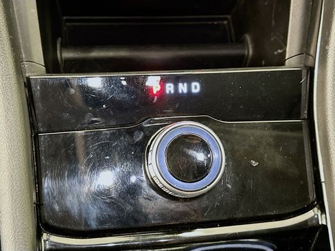 Used 2023 Jeep Grand Cherokee Laredo image 25