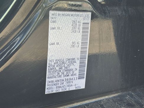 Used 2025 Nissan Altima 2.5 SV FWD image 27