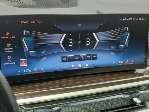 Used 2024 BMW X7 xDrive40i AWD/4WD image 31