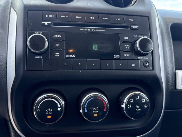 Used 2014 Jeep Compass Latitude FWD image 27