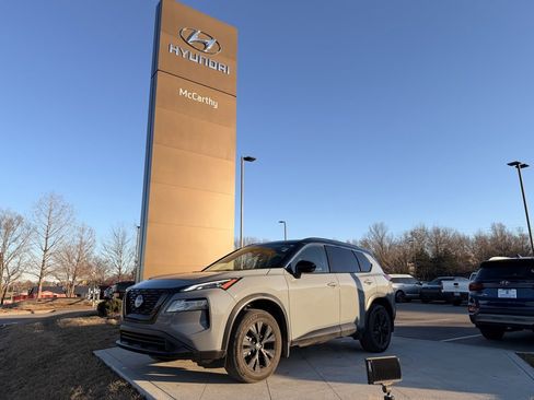 Used 2023 Nissan Rogue SV w/ SV Premium B Package image 1