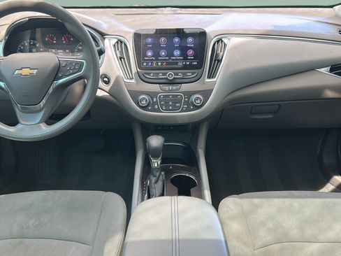 Used 2021 Chevrolet Malibu LT FWD image 13