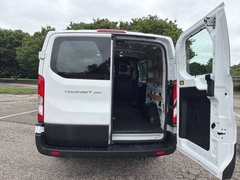 Used 2025 Ford Transit 250 Low Roof w/ Exterior Upgrade Package RWD image 15