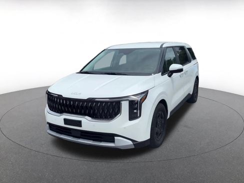 Used 2026 Kia Carnival FWD image 4