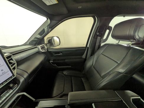 Used 2024 Toyota Tundra Platinum AWD/4WD image 29